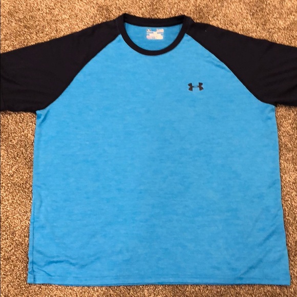 Under Armour Tops - Men’s XL Under Armour shirt Under Armour Tops - Men’s XL Under Armour shirt